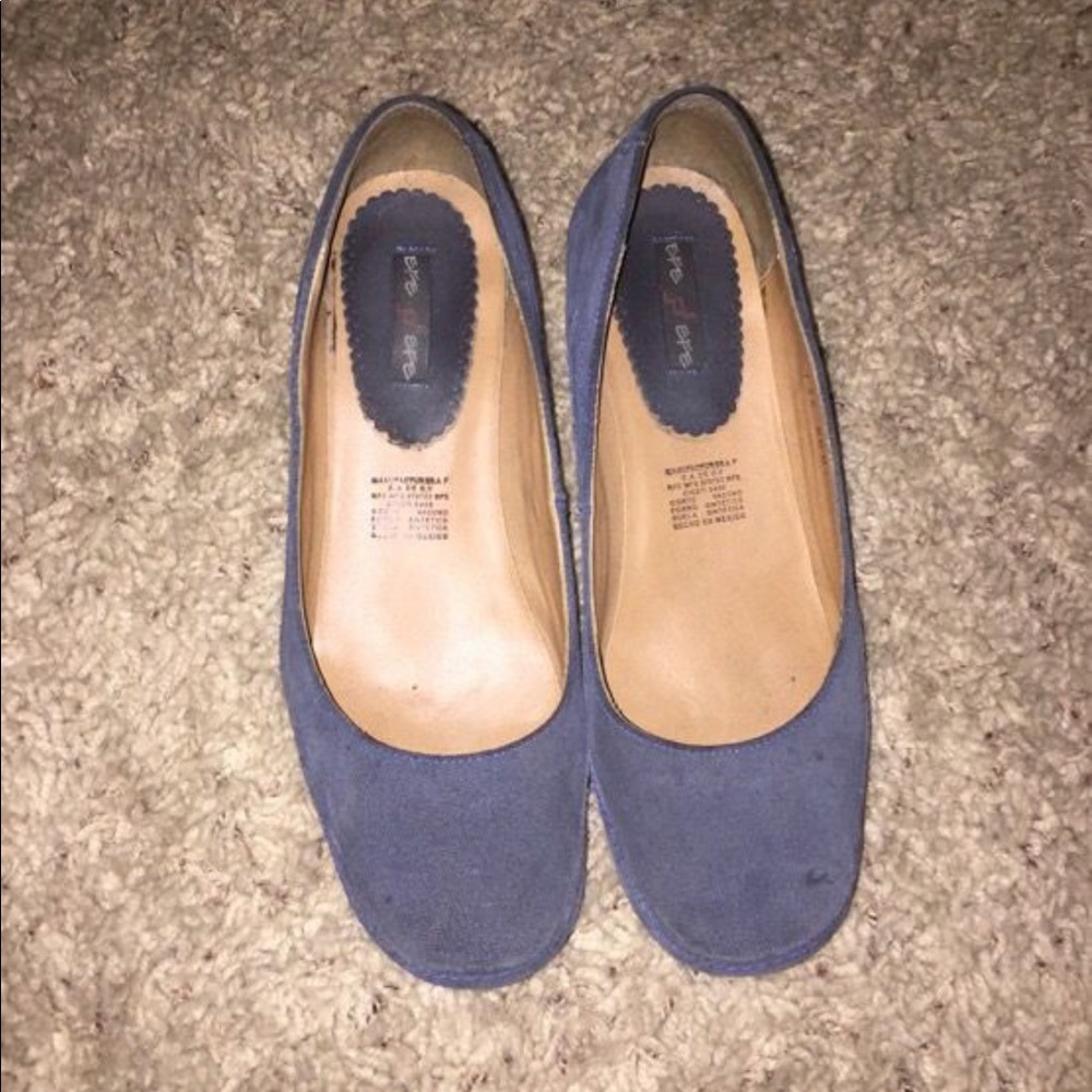 Shoes - Picture 2 of 2